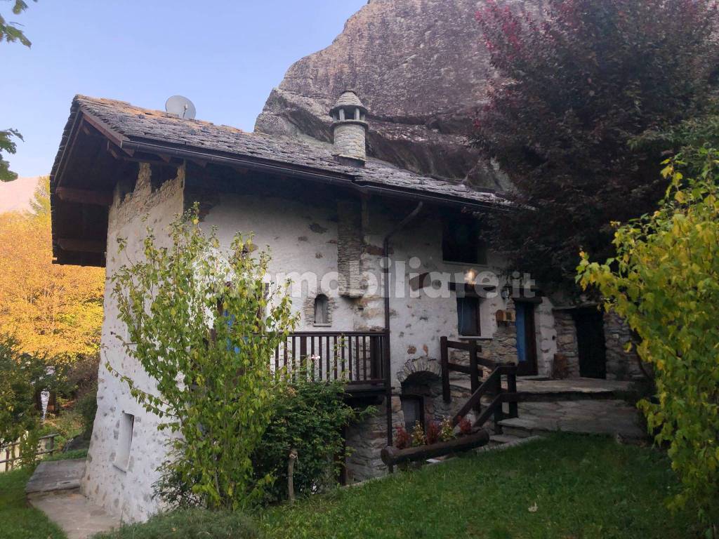 Vendita Terratetto plurifamiliare in Località Barme 18 Fontainemore ...