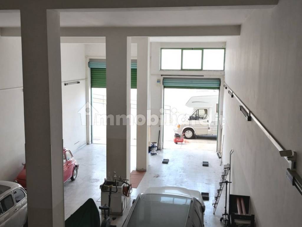 Magazzino Deposito via Gravina, Matera, rif. 91405128 Immobiliare.it