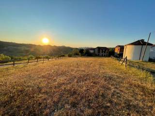 CAMPO PER CAMPER IN COLLINA