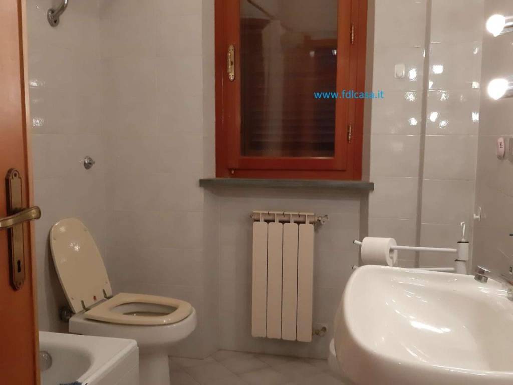 11 bagno piano primo