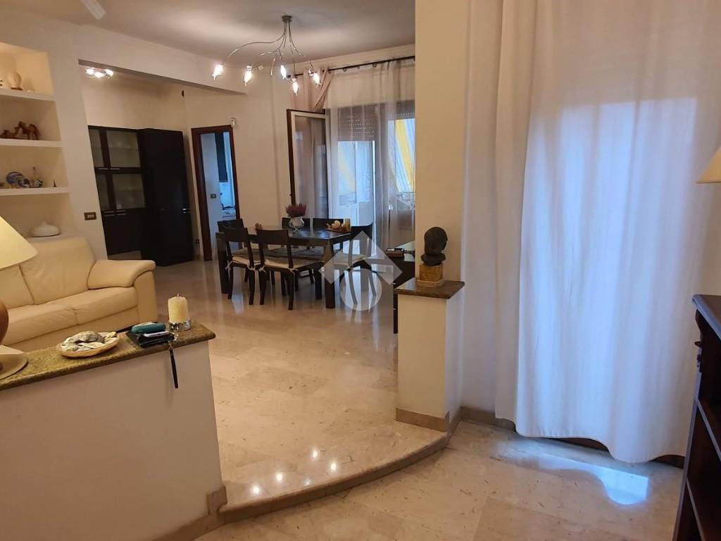 Vendita Appartamento Roma. Quadrilocale in via delle.... Buono stato ...