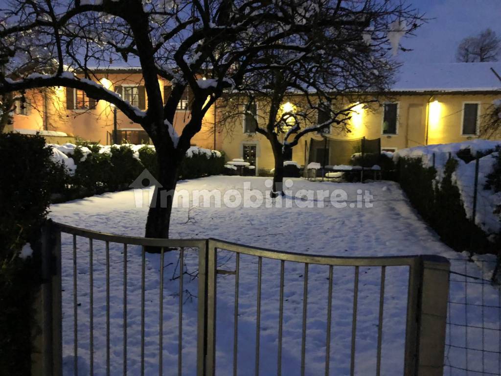 Neve e luce nel Borgo