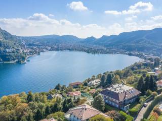 Attico in vendita a Como vista lago