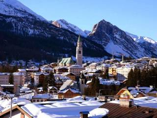 CORTINA