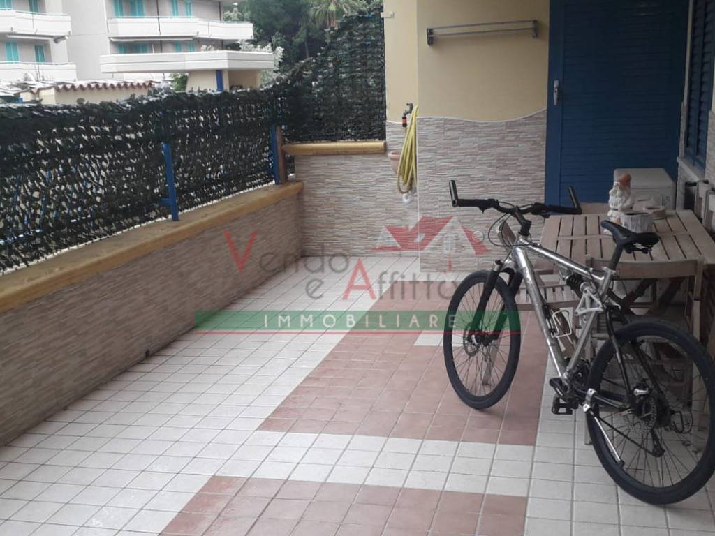 Vendita Appartamento Vasto. Trilocale in via Austro. Buono stato, piano  terra, con terrazza, riscaldamento autonomo, rif. 91961406