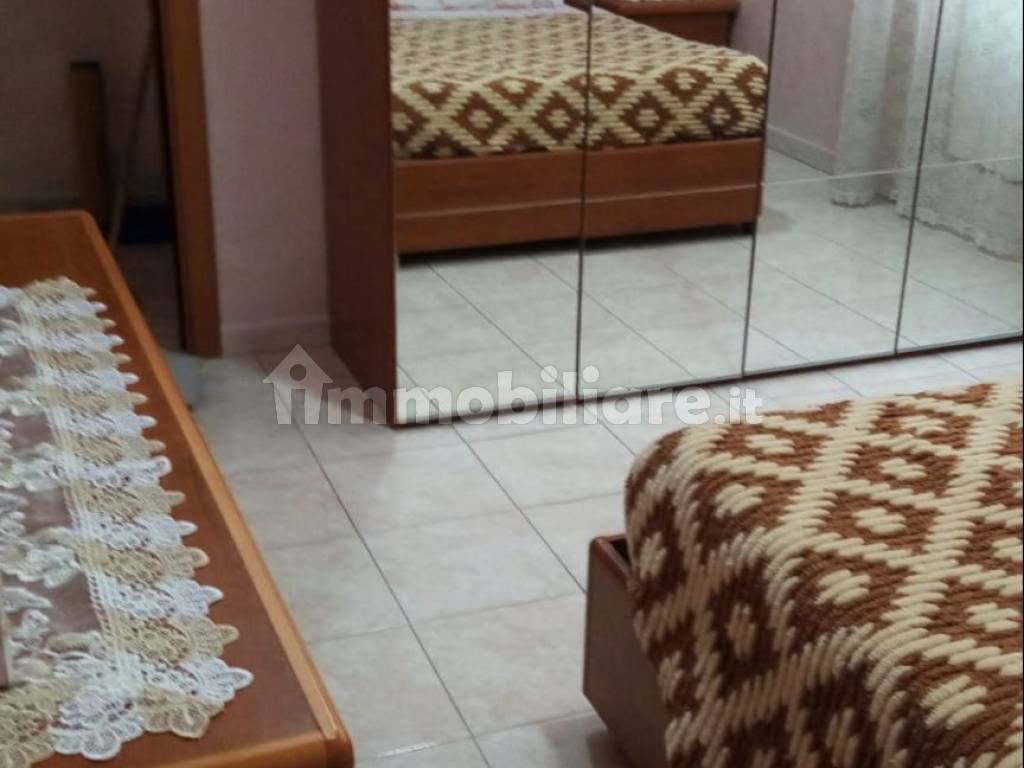 Vendita Appartamento Roma. Trilocale in piazza