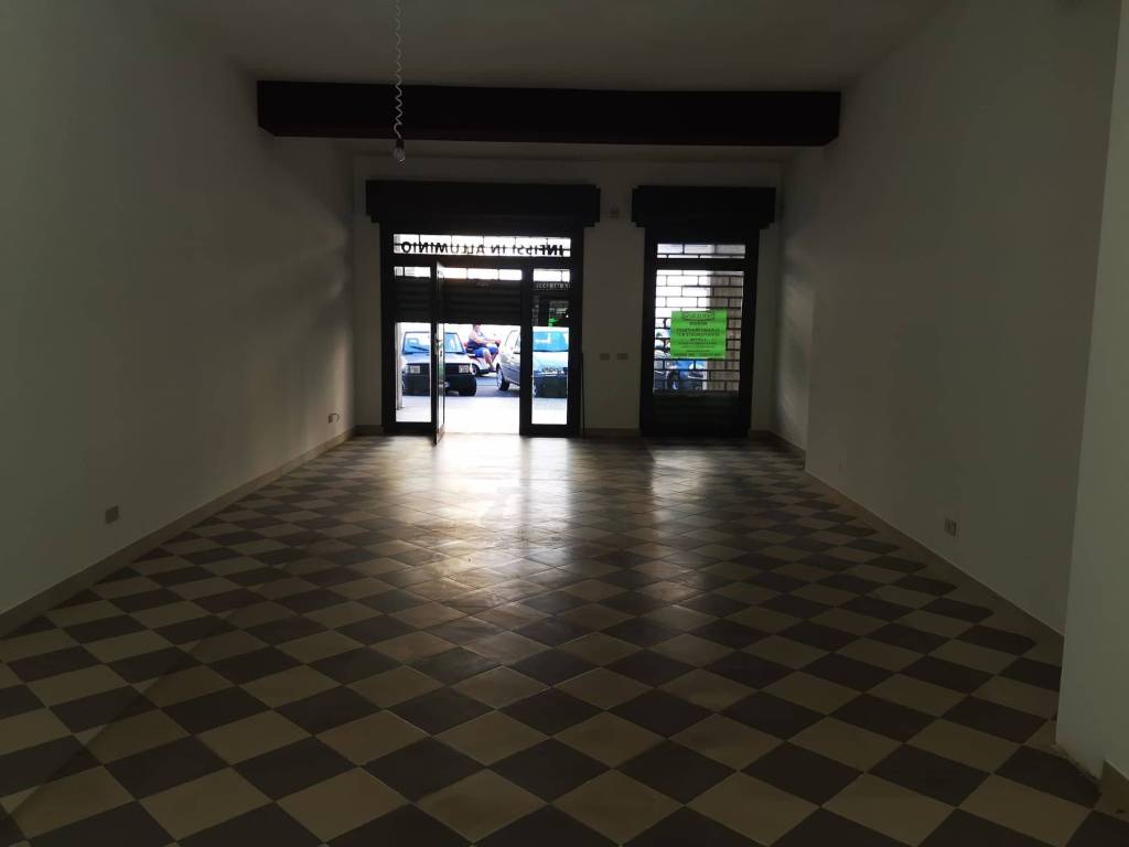 Attività commerciale via agnone 100/c, lentini
