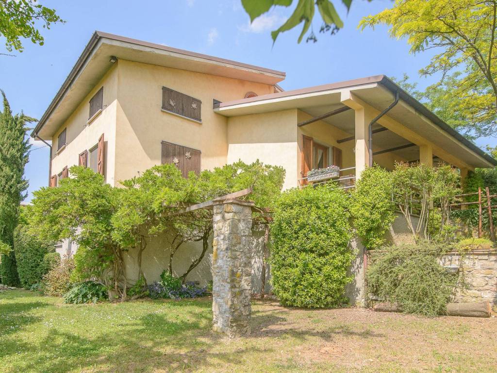 villa in collina