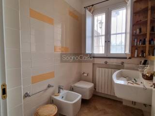 bagno giallo