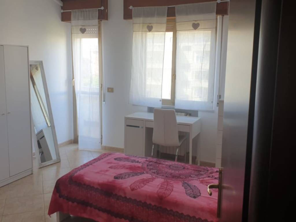 Stanza singola viale crotone, catanzaro