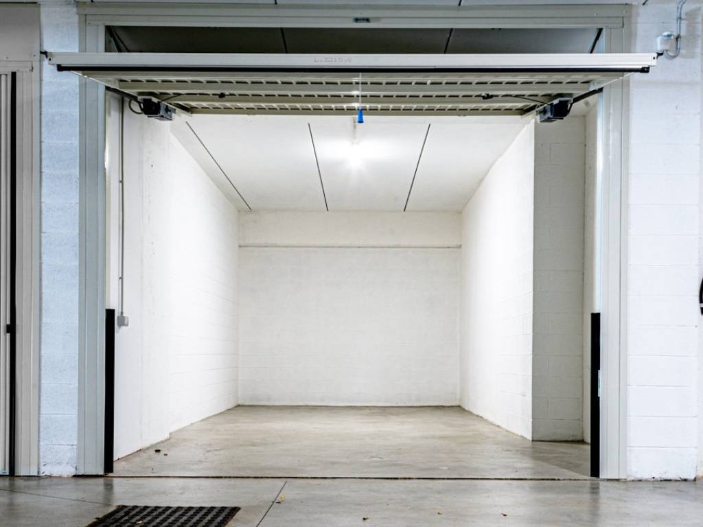 Garage - box via lega lombarda 5, albano sant'alessandro