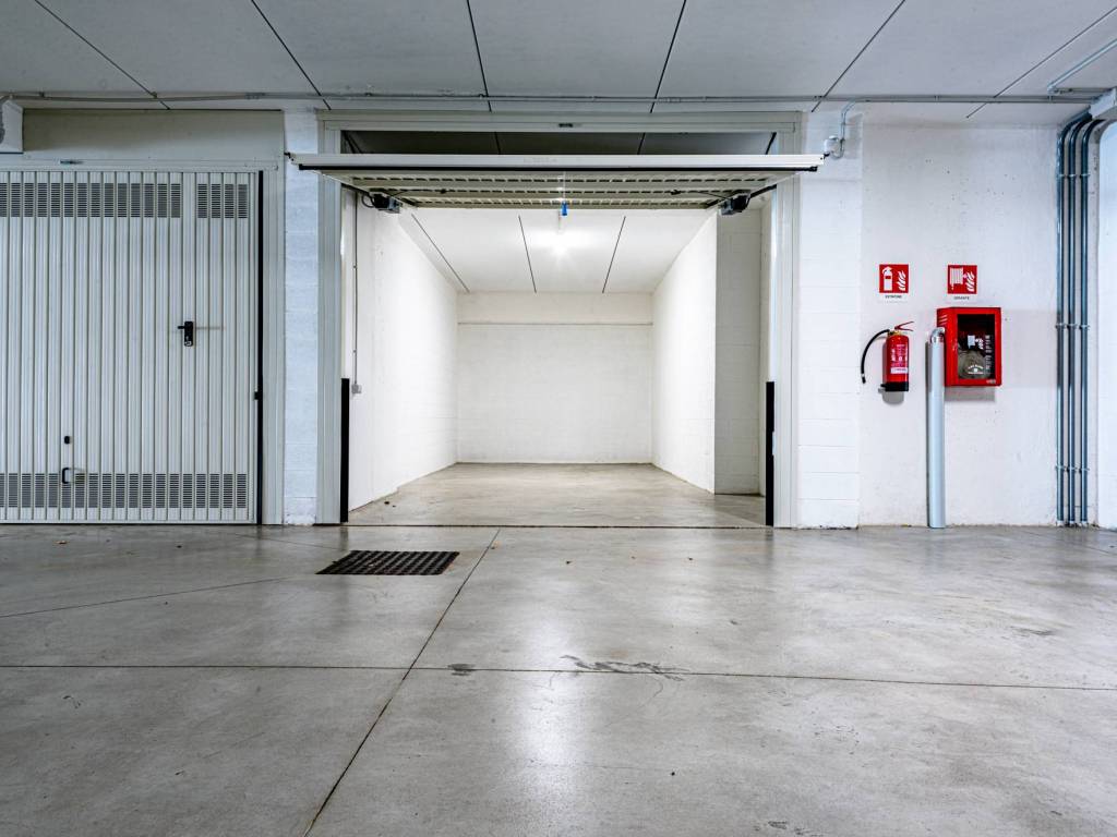 Garage - box via lega lombarda 5, albano sant'alessandro