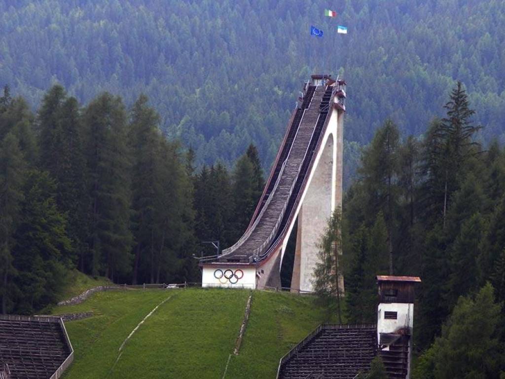 cortina trampolino