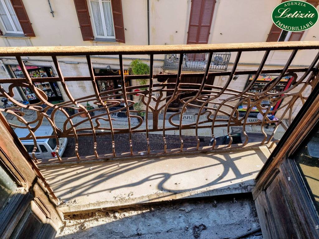 balcone alla francese 2° piano