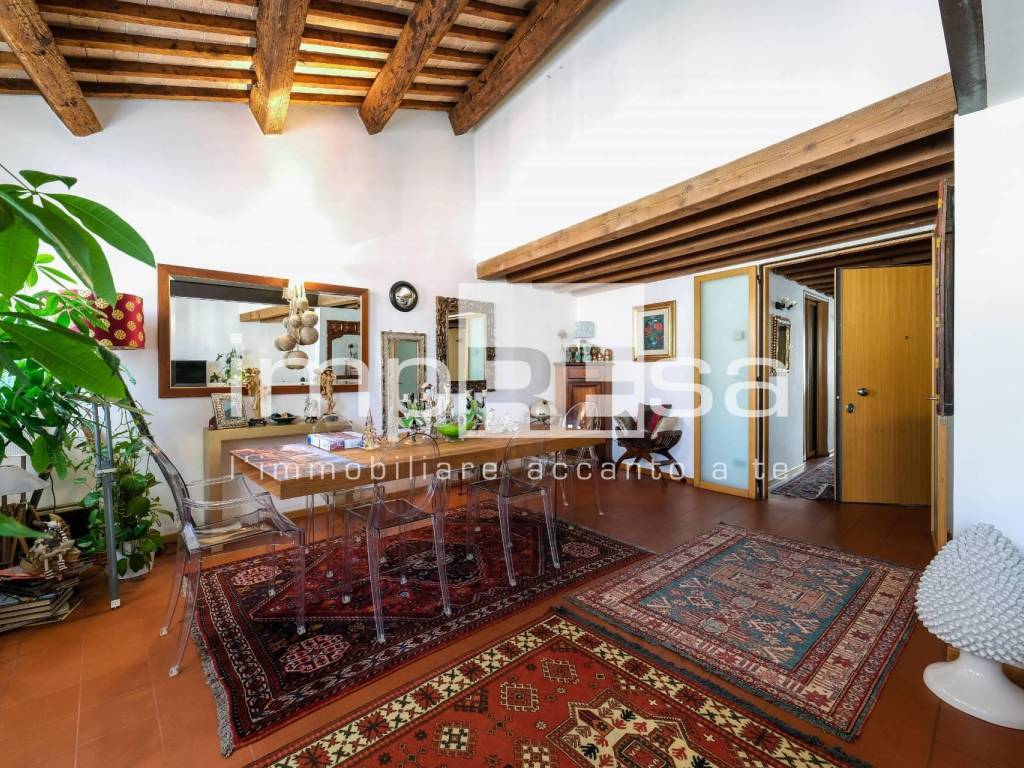 Vendita Attico in piazza San Leonardo Treviso. Ottimo stato, con terrazza, rif. 92766476 Vendita Attico in piazza San Leonardo Treviso. Ottimo stato, con terrazza, rif. 92766476