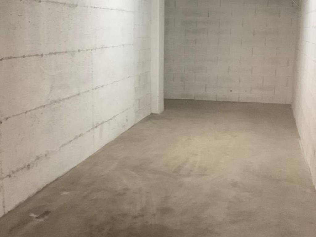 Garage - box via aldo moro 20, brescia due, brescia