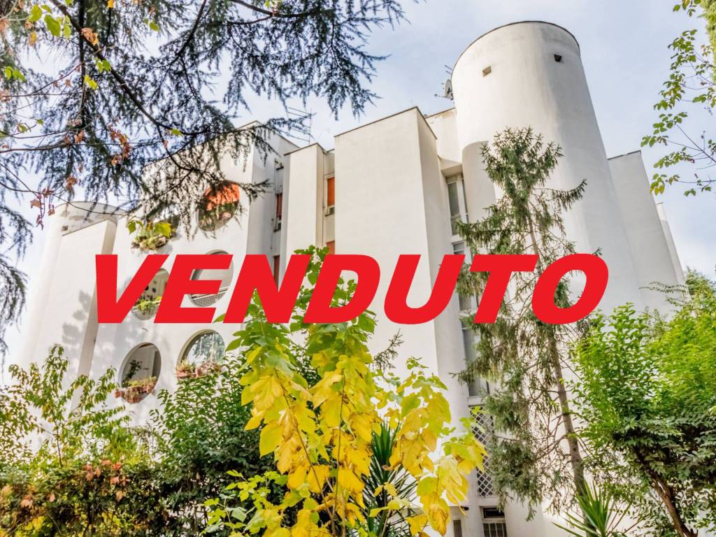 Vendita Appartamento Roma. Quadrilocale in via