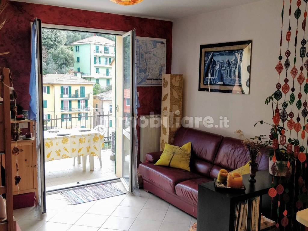 Affitto Appartamento Varazze. Bilocale in via Monte Grappa 43. Ottimo  stato, terzo piano, posto auto, con balcone, riscaldamento autonomo, rif.  92765204