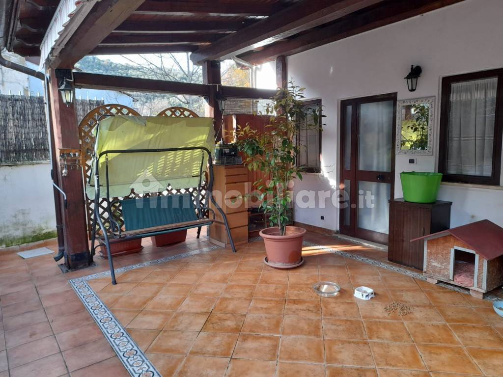 Verkauf Wohnung Casape. Dreizimmerwohnung in via Vittorio Veneto. Guter