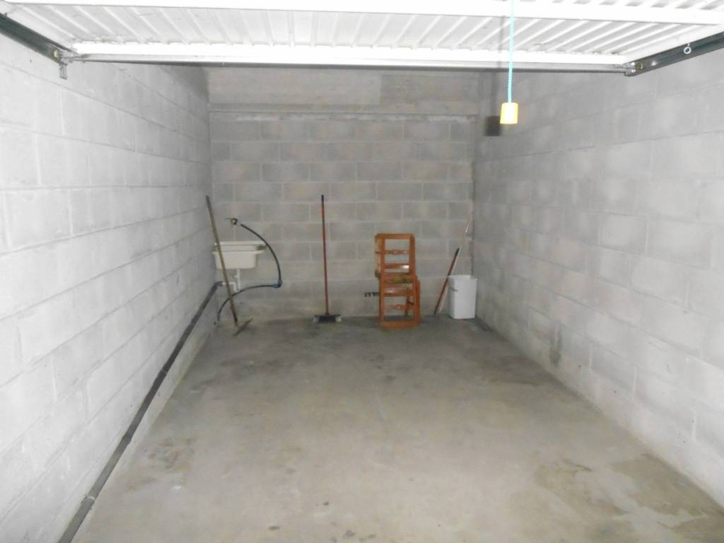 Garage - box via valle del garigliano, centro, cassino