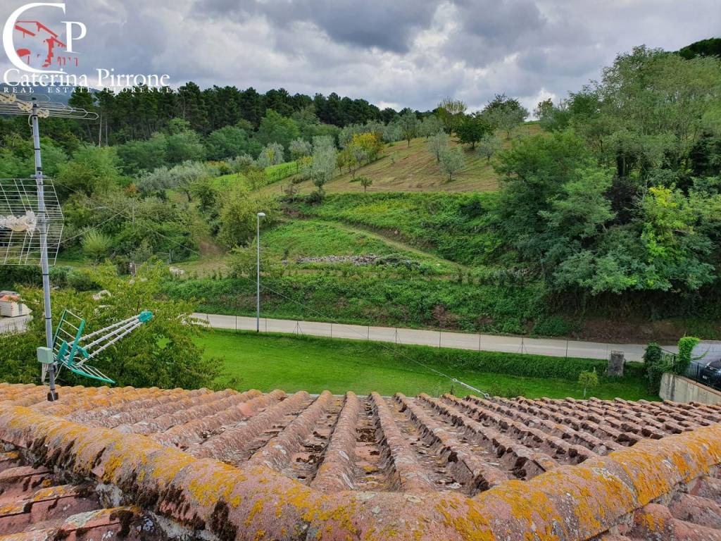 Pelago, Diacceto vendesi porzione di villa moderna con giardino