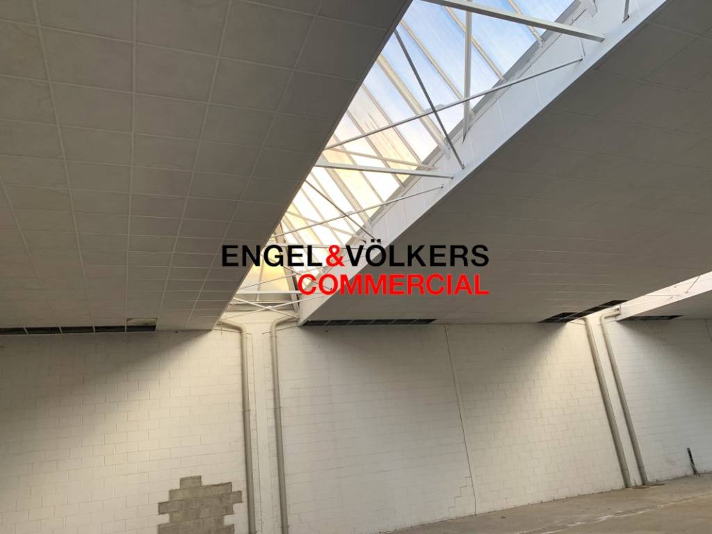 capannone industriale in vendita a Merate