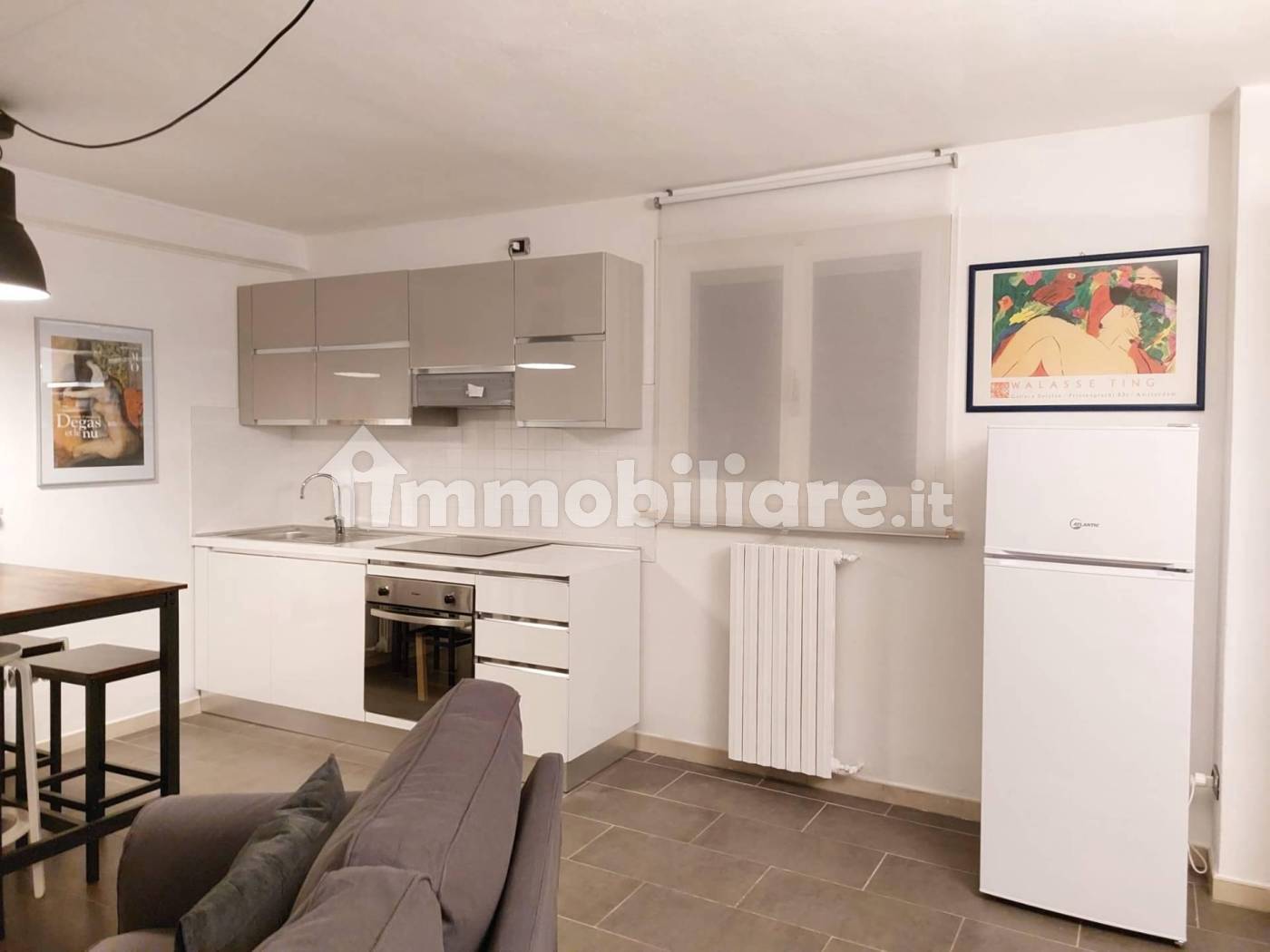 Rent Apartment Parma. 2-room flat in via Montebello. Good condition, ground  floor, central heating, ref. 93441022