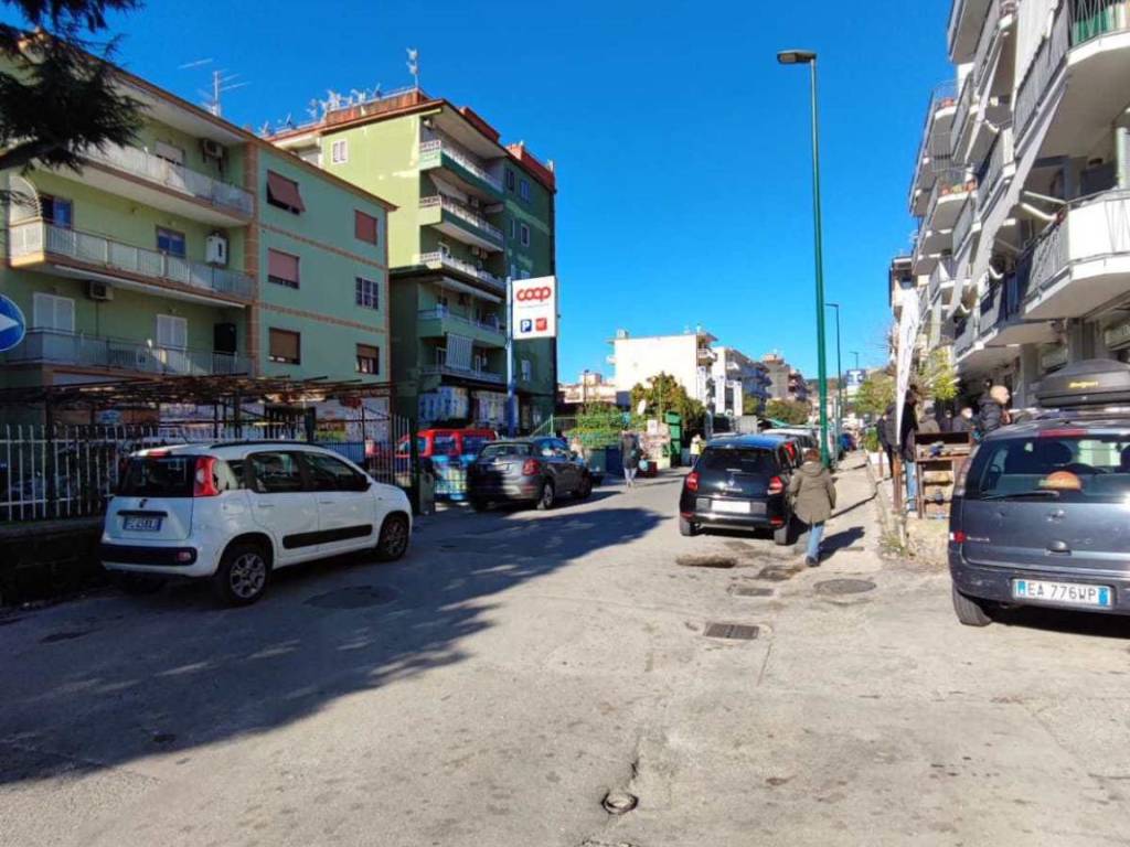 Vendita Appartamento Napoli. Bilocale in via Catena. Ottimo stato, piano  rialzato, balcone, riscaldamento autonomo, rif. 93555682