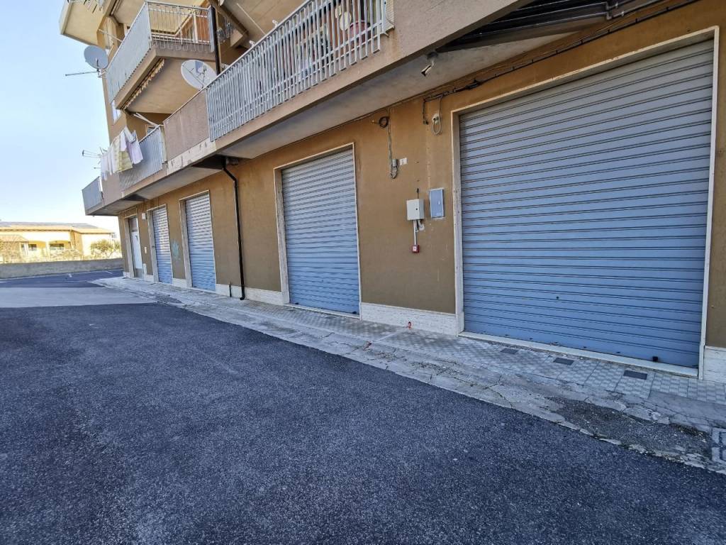 Attività commerciale con laboratorio via ticino x, centro, palazzolo acreide