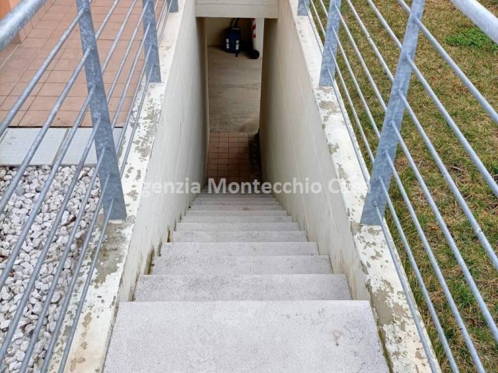 scala di accesso dal garage