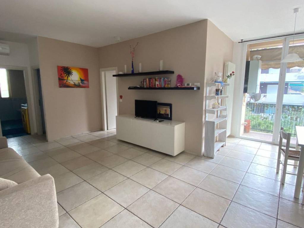 Trilocale viale maria ceccarini, centro, riccione