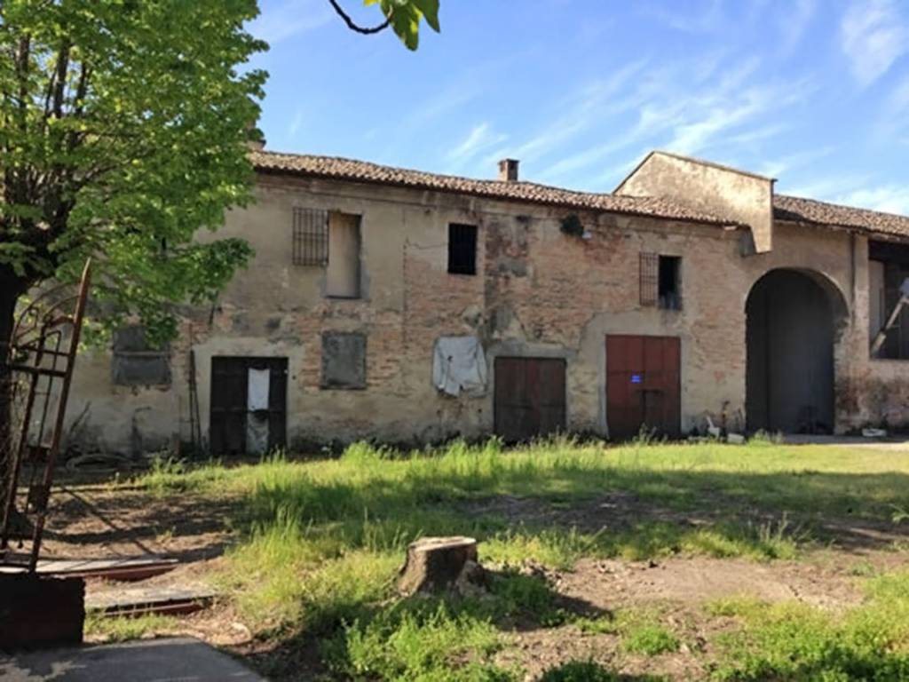 cortile e giardino