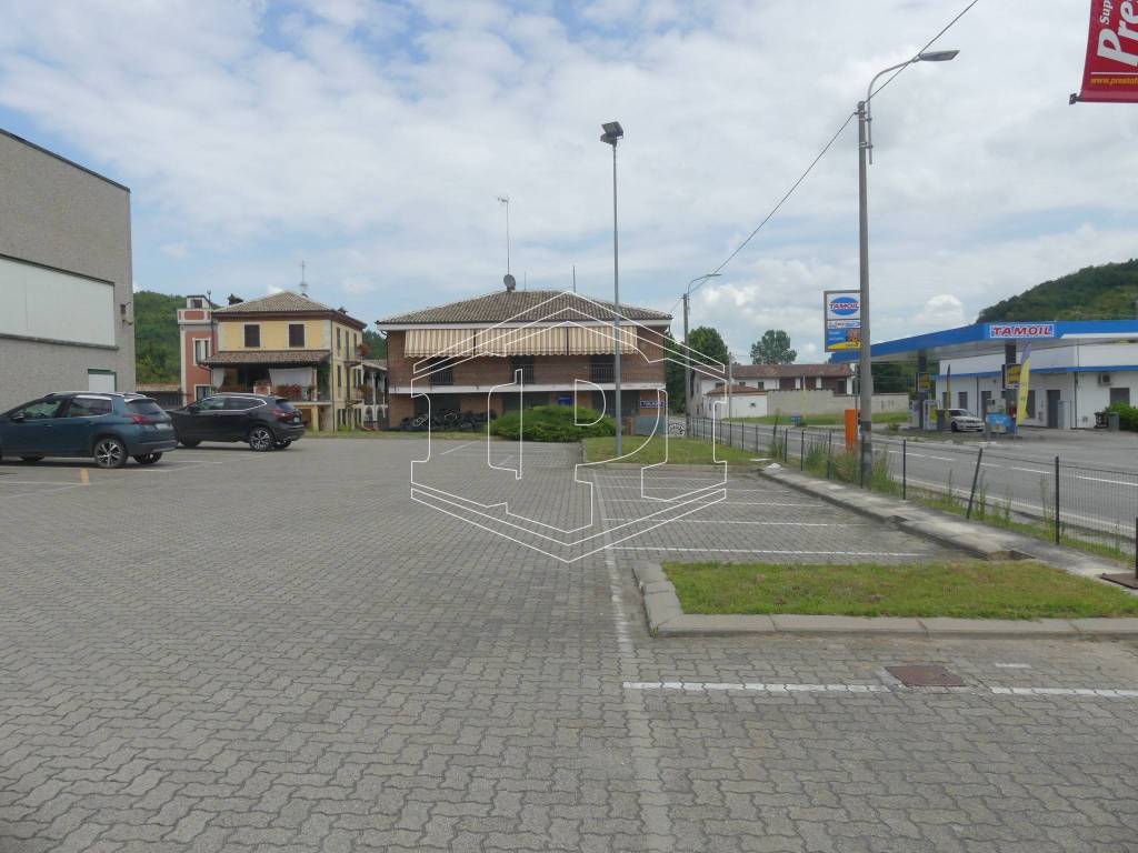 PARCHEGGIO