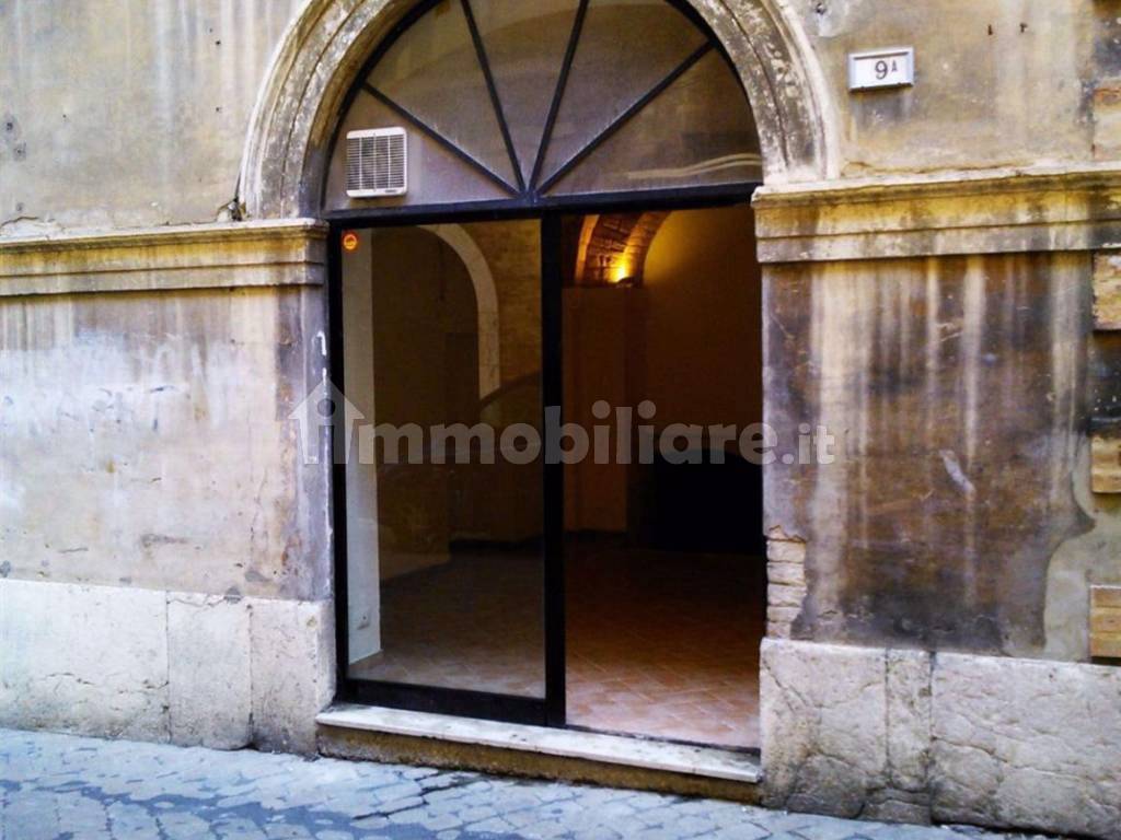 Negozio Macerata centro storico bar enoteca locazione affitto vendita 7.jpg