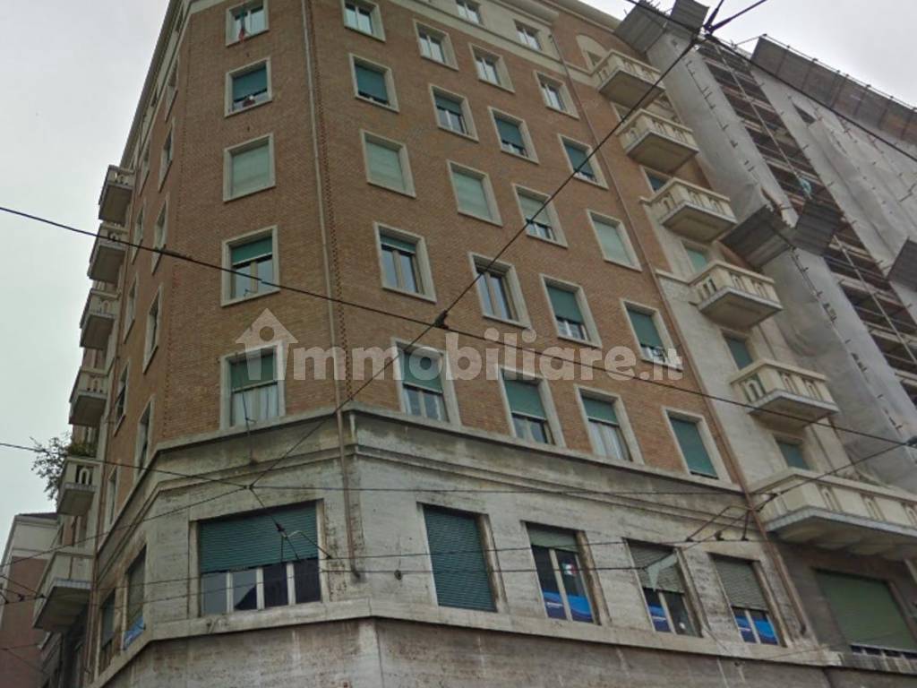 Affitto Appartamento Torino. Quadrilocale in via San Tommaso 18. Buono stato, terzo piano, con