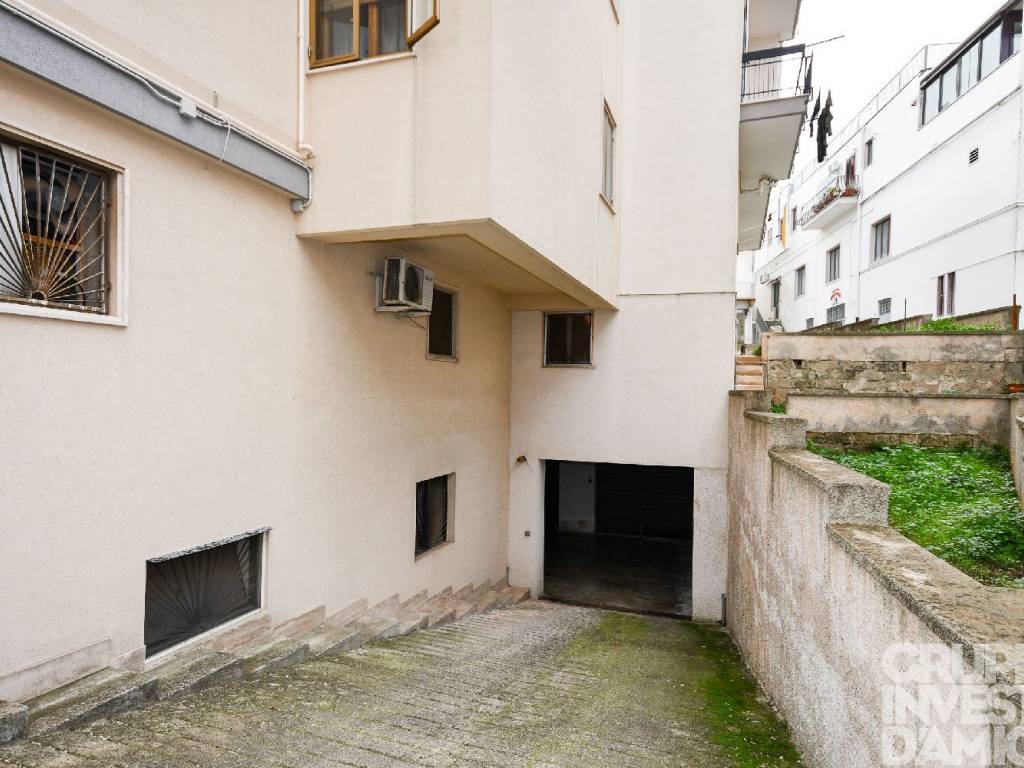 Garage - box via giovanni papini, centro, cisternino