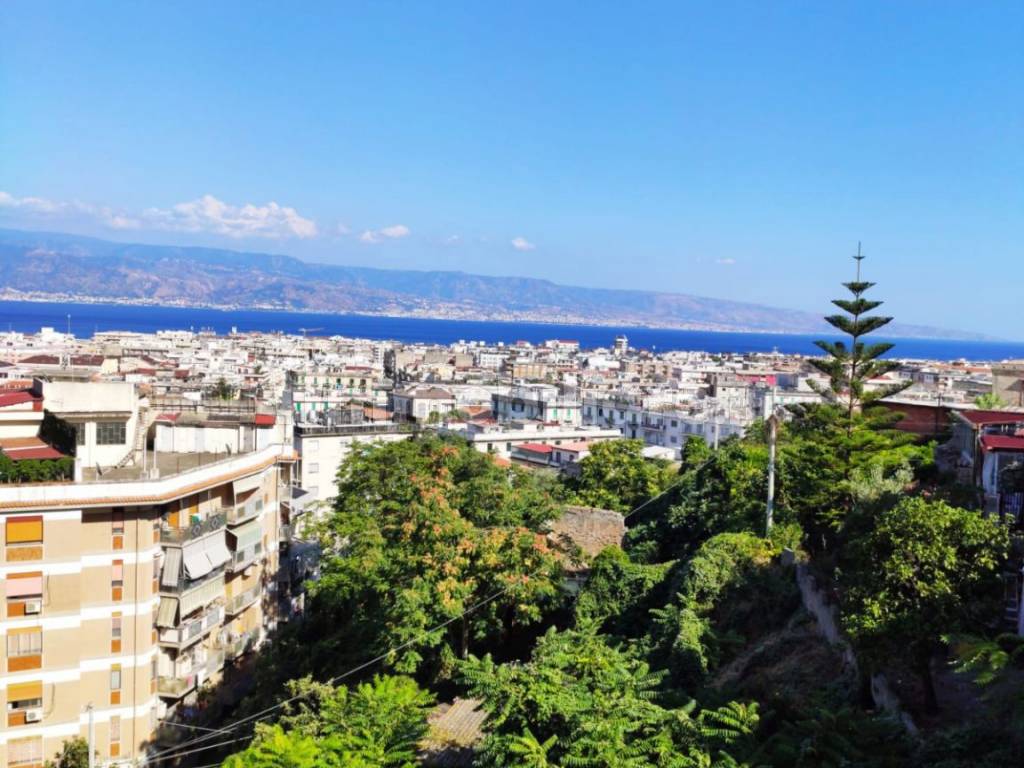Sale Apartment in viale Italia. Messina. Good condition, first floor