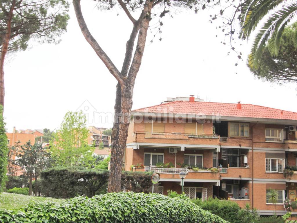 Vendita Appartamento Roma. Quadrilocale in via della Pisana 197. Ottimo