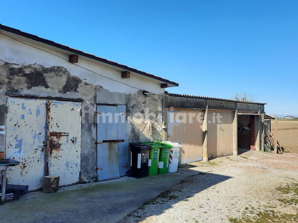 CANTINE-GARAGES