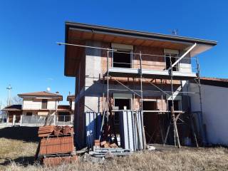 Houses with independent heating for sale Valvasone Arzene - Immobiliare.it