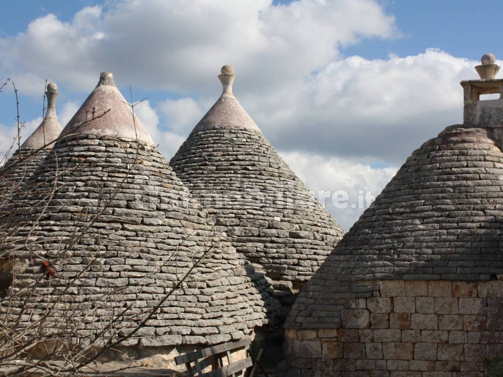 4 trulli