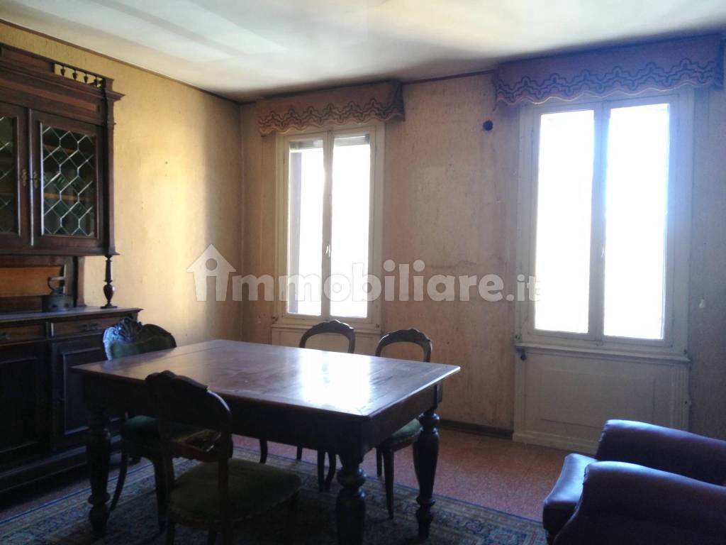 Vendita Terratetto unifamiliare Bassano del Grappa. Ottimo stato, balcone, riscaldamento