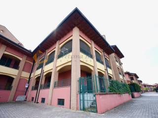 LA VETRINA IMMOBILIARE: agenzia immobiliare di Certosa di Pavia -  Immobiliare.it
