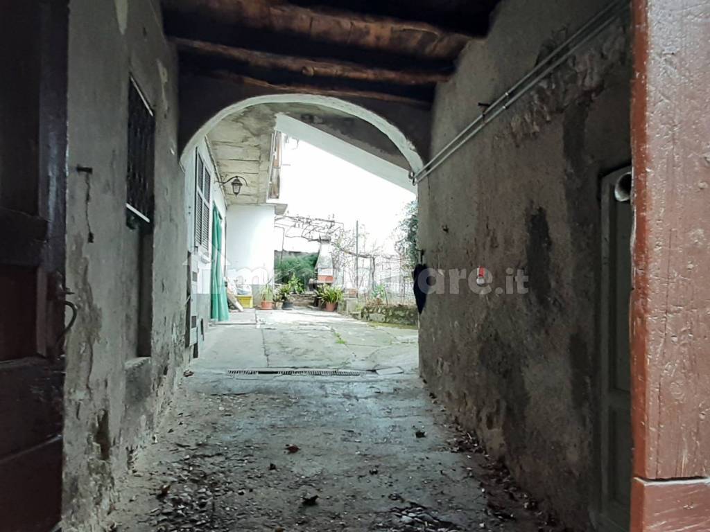 PONTE LAMBRO - Casa indipendente