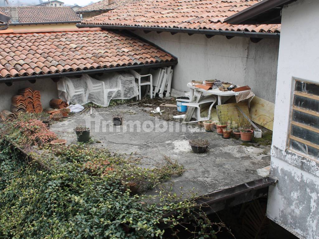 PONTE LAMBRO - Casa indipendente