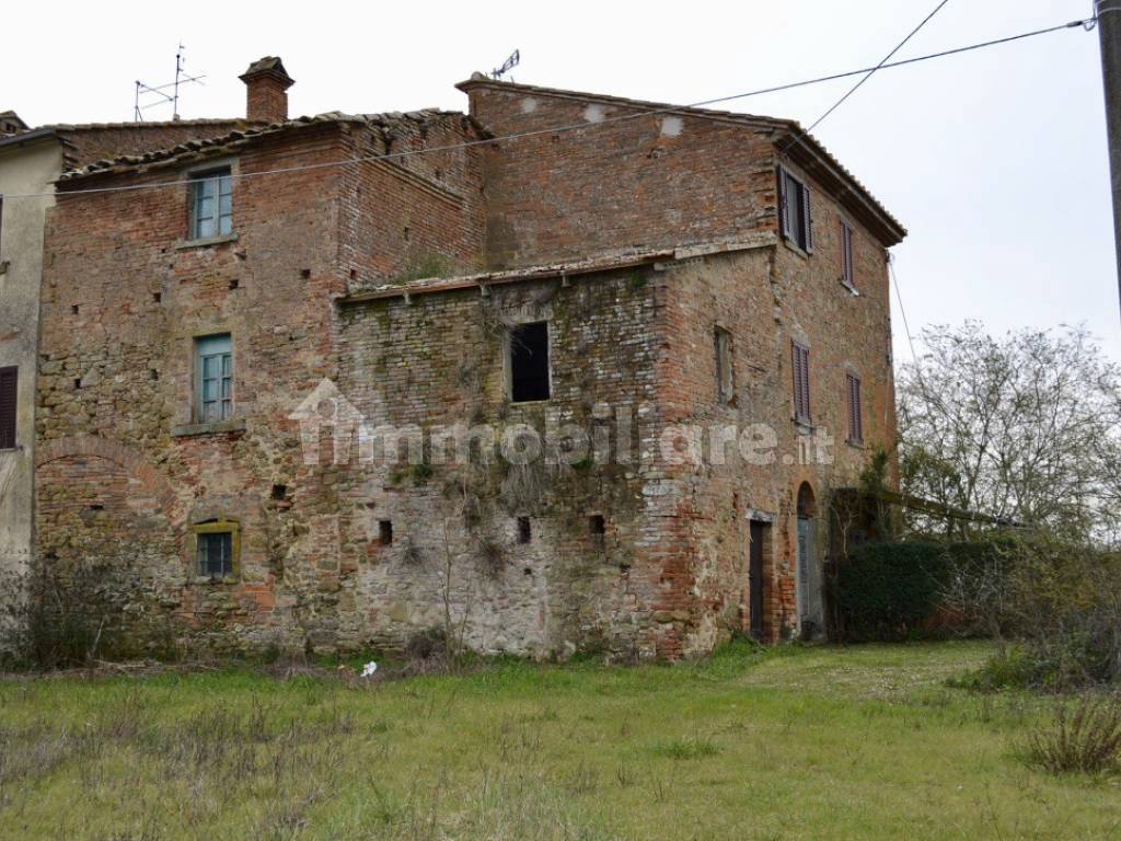 PORZIONE DI CASOLARE CON TERRENO CORTONA CAMPAGNA