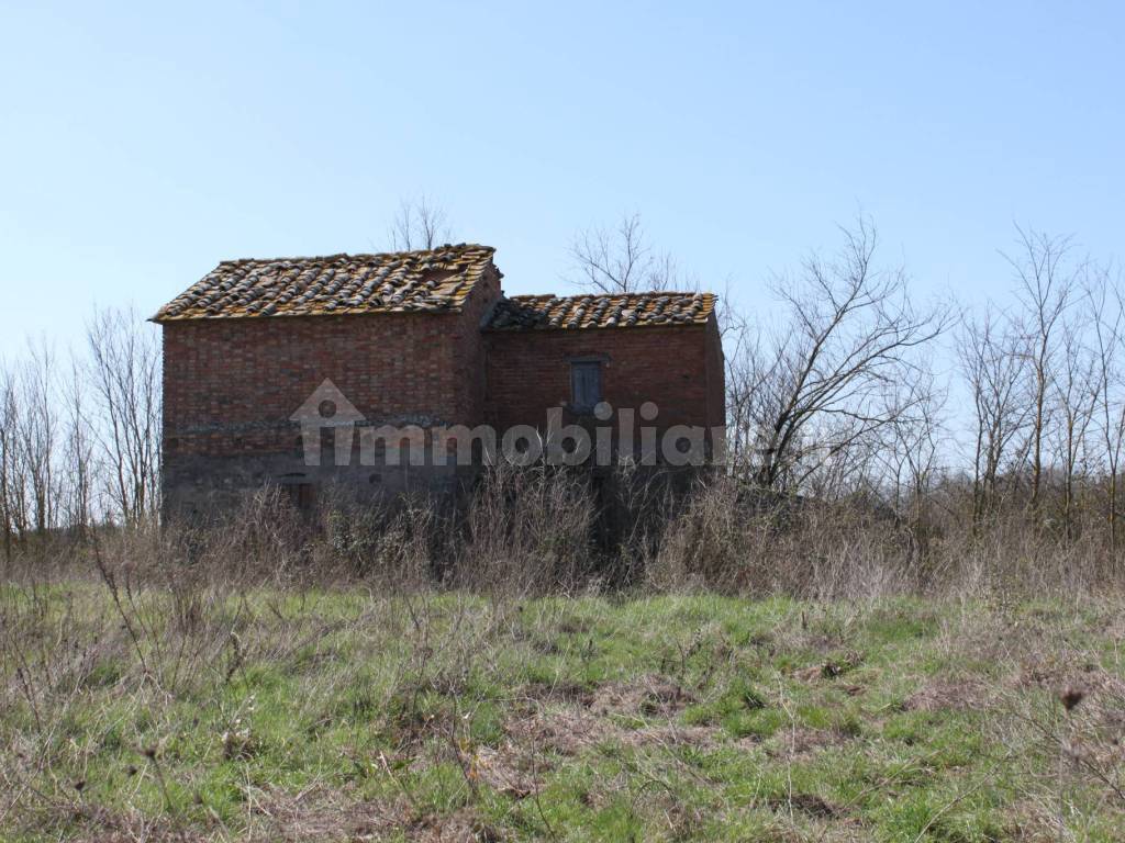 RUDERE CON TERRENO CORTONA CAMPAGNA