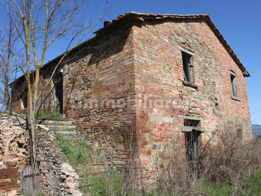 RUDERE CON TERRENO CORTONA CAMPAGNA