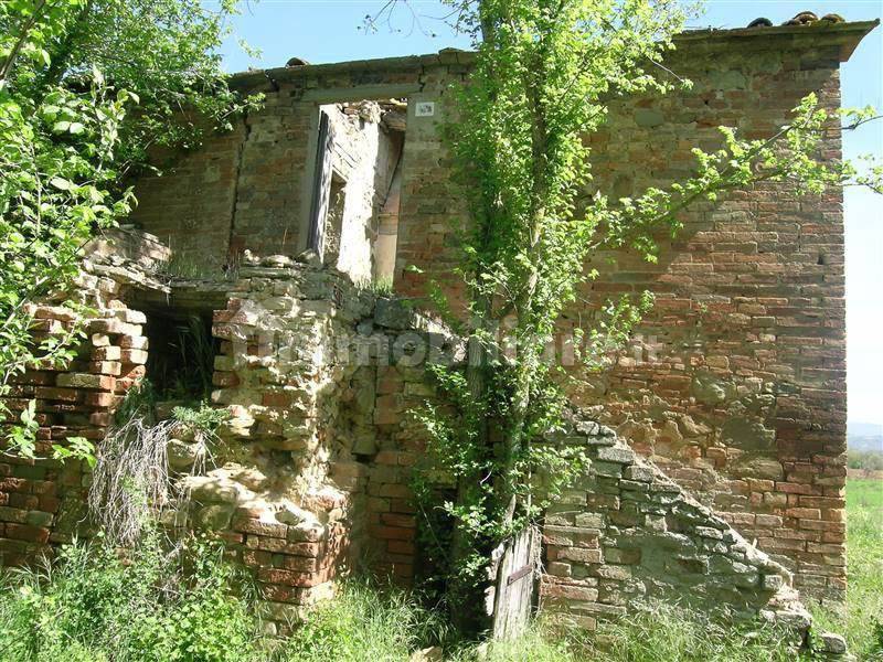 RUDERE CON TERRENO CORTONA CAMPAGNA