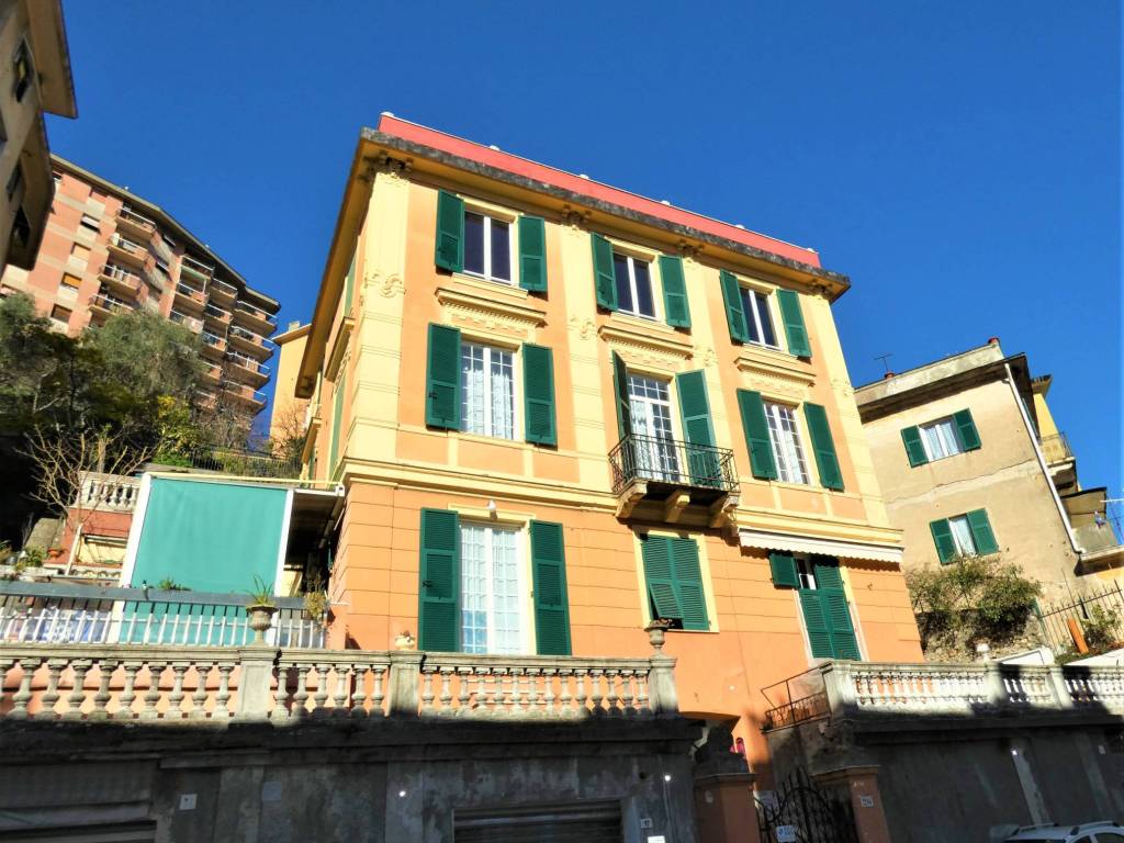 Sale Apartment Genoa. 2room flat in via Antonio.... To be refurbished, first floor, with